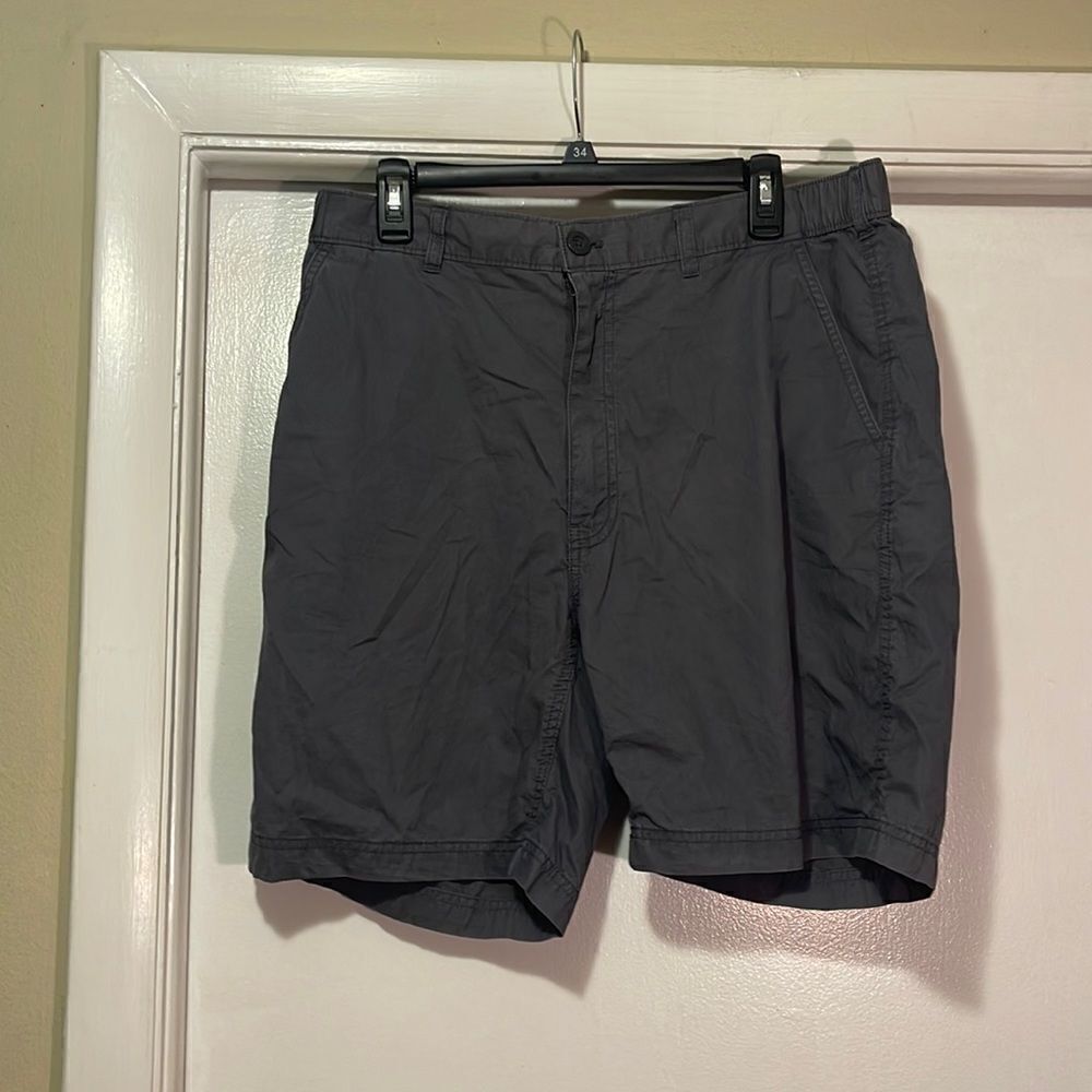 NWOT Roundtree and Yorke casual shorts 36